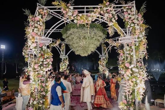 Royal Floral Phere Mandap